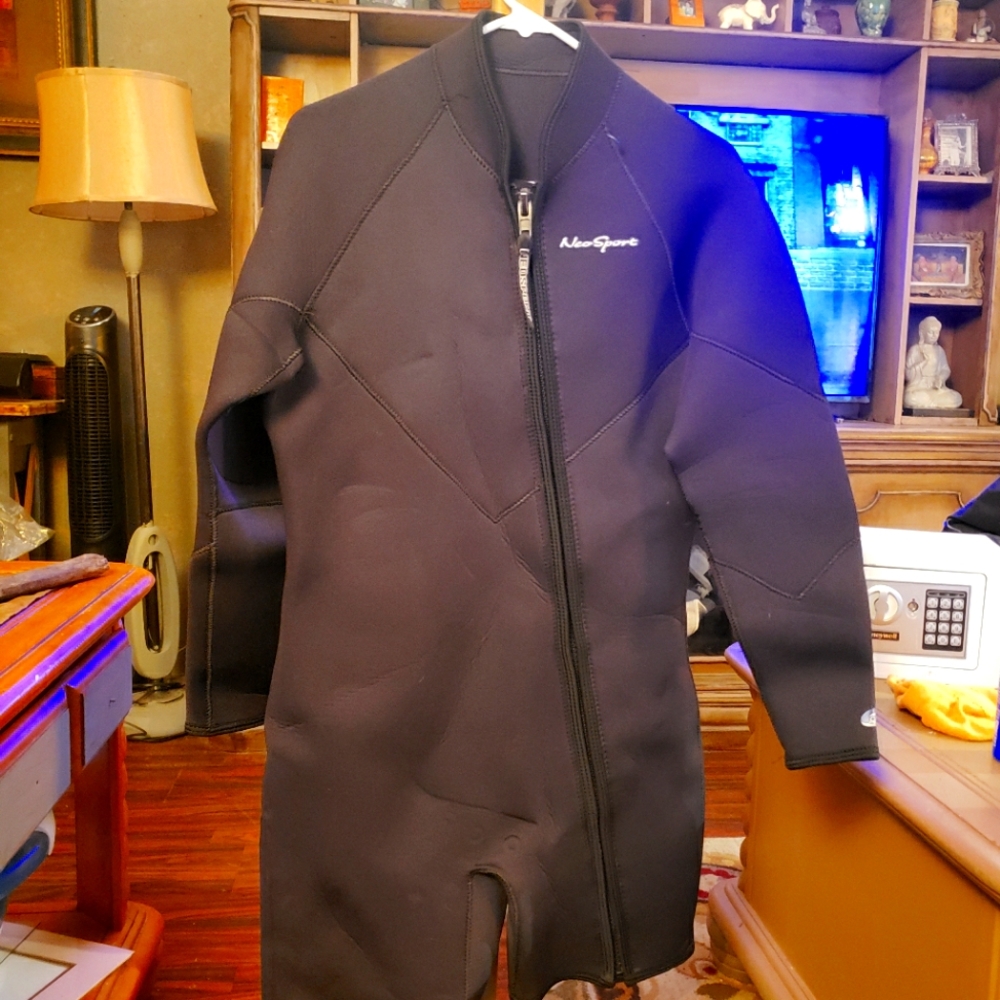 Neosport skin wetsuit